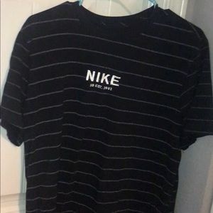 Large Black Nike SB t shirt